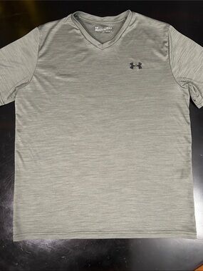 Under Armour Men’s V-Neck Performance Shirt - Olive Green/Gray soft lightweight
